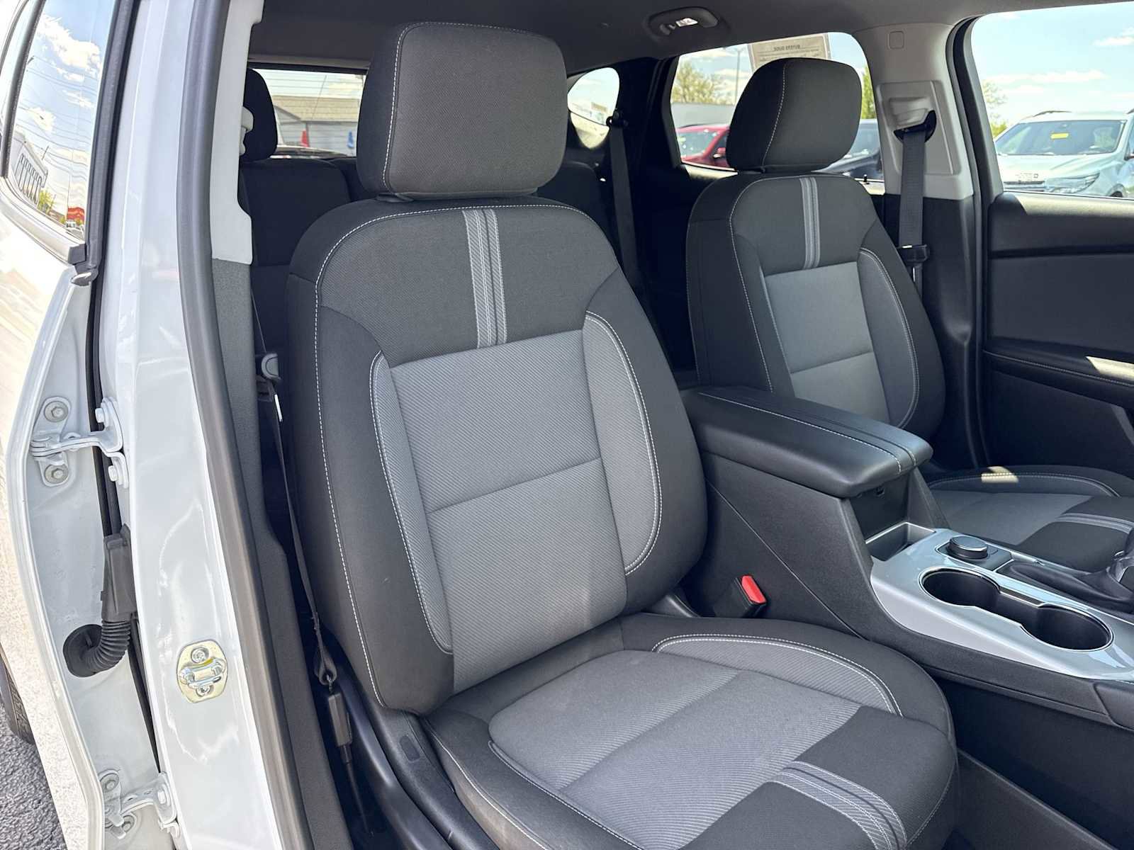 Certified 2025 Chevrolet Blazer LT FWD image 24