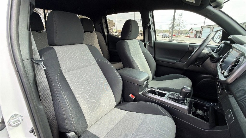 Certified 2023 Toyota Tacoma TRD Off-Road image 40