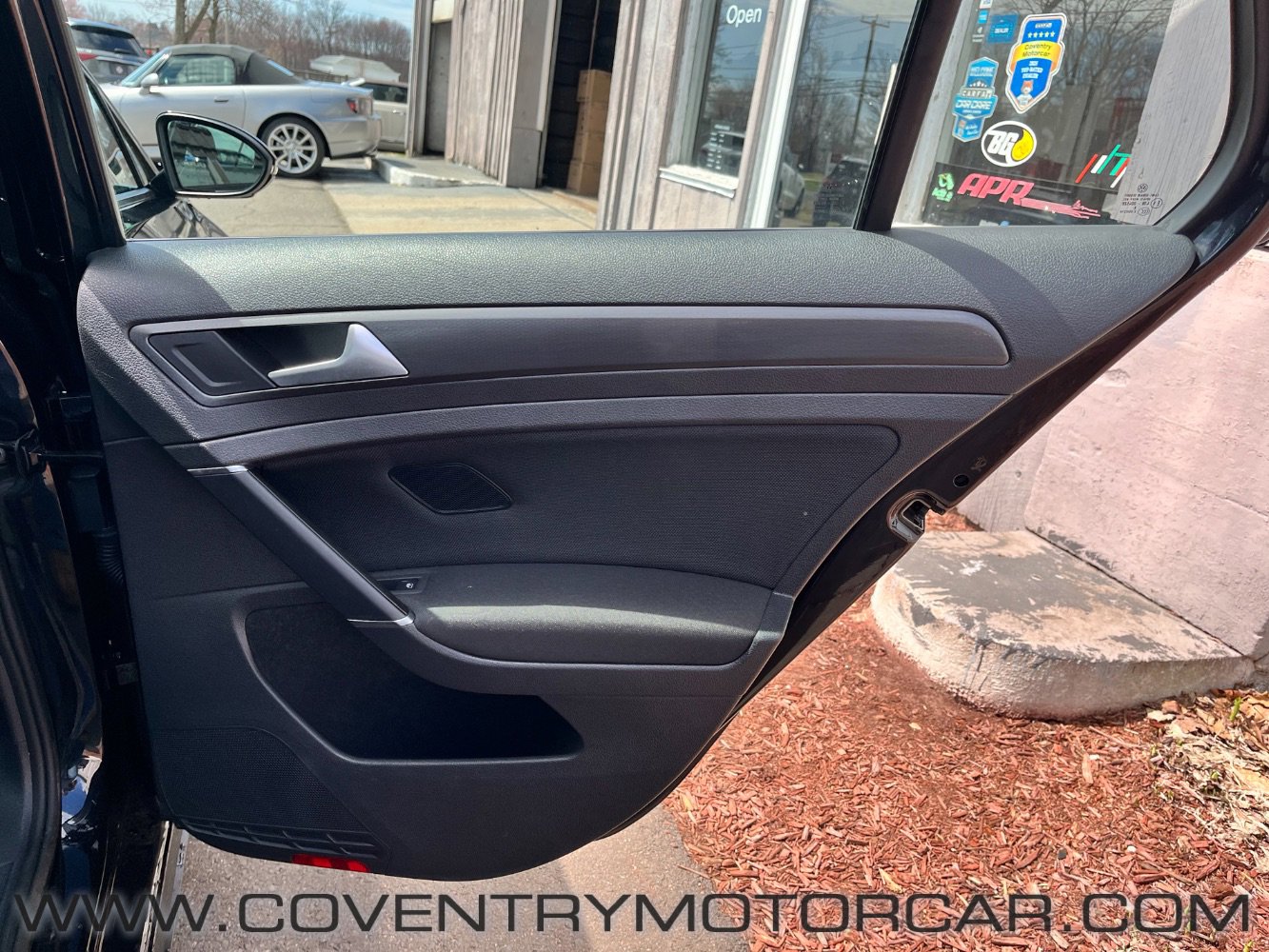 Used 2019 Volkswagen Golf 4-Door image 38