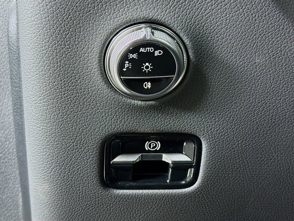 New 2026 Mercedes-Benz GLC 300 4MATIC image 10