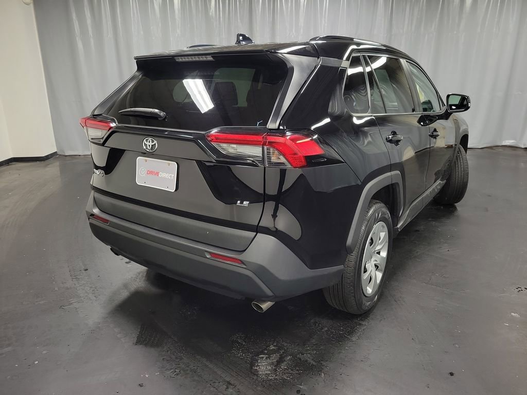 Used 2020 Toyota RAV4 LE image 8