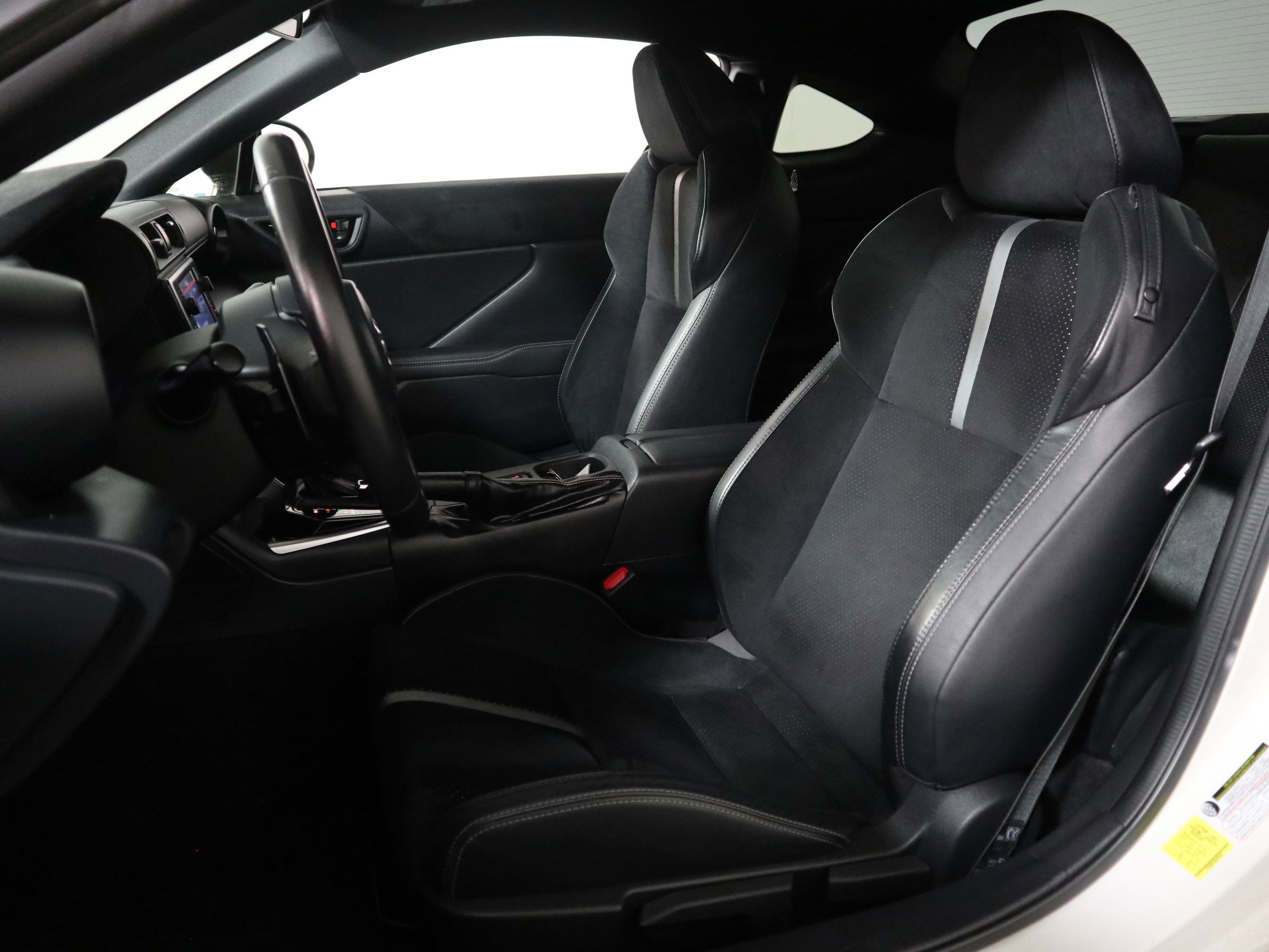 Used 2022 Toyota GR86 Premium w/ ALL Weather Mat Package (TMS) RWD image 21