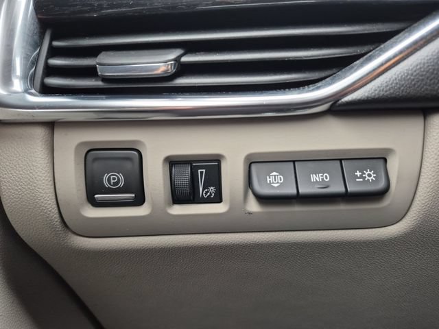 Used 2023 Cadillac XT4 Premium Luxury w/ Technology Package AWD/4WD image 28