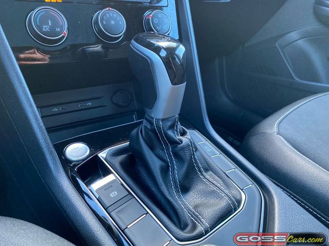 Used 2023 Volkswagen Taos SE w/ Panoramic Sunroof Package image 12