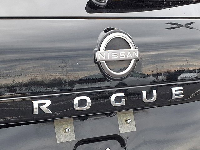 Used 2023 Nissan Rogue SV image 30