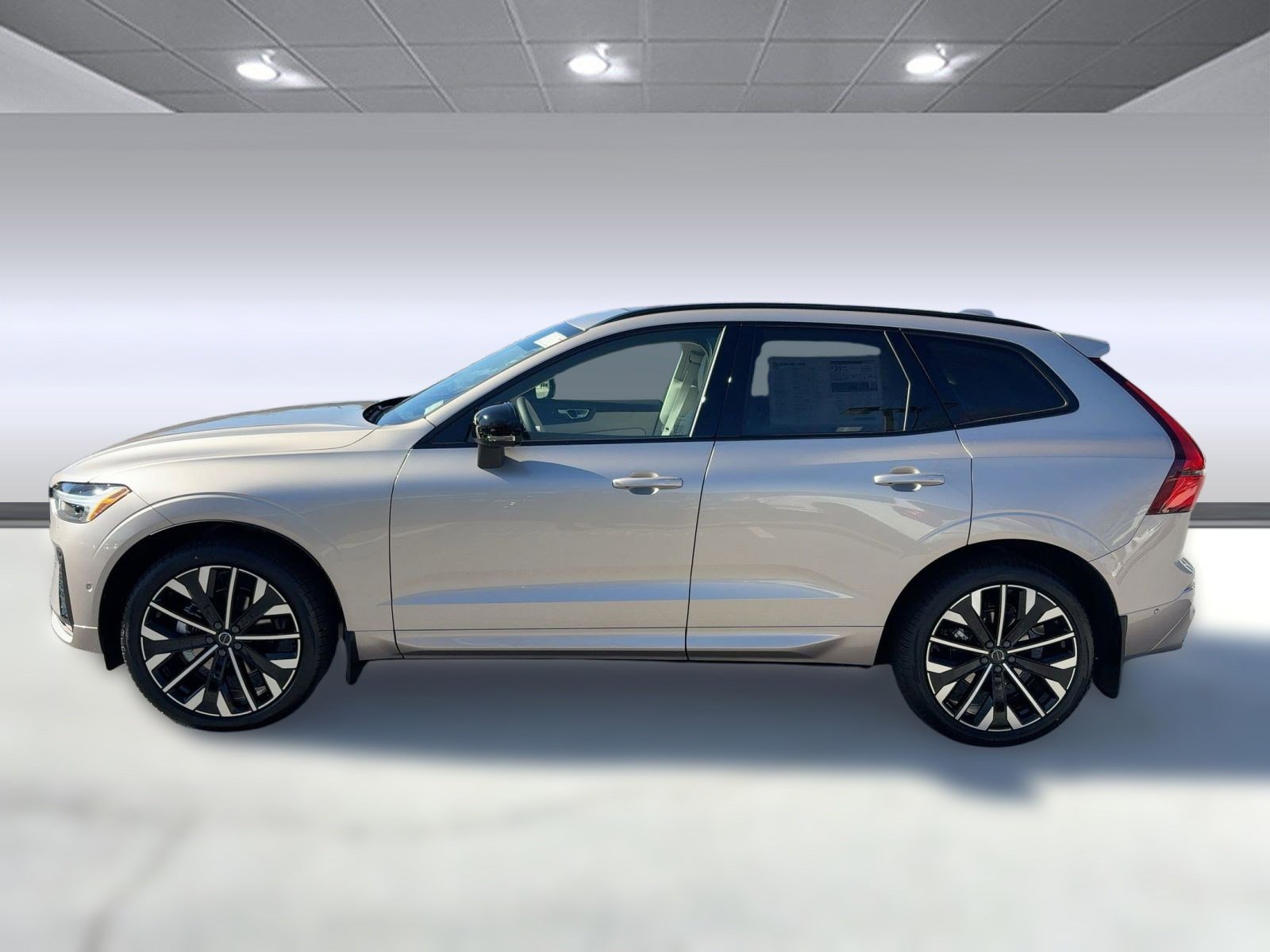 New 2026 Volvo XC60 B5 Ultra w/ Climate Package image 2