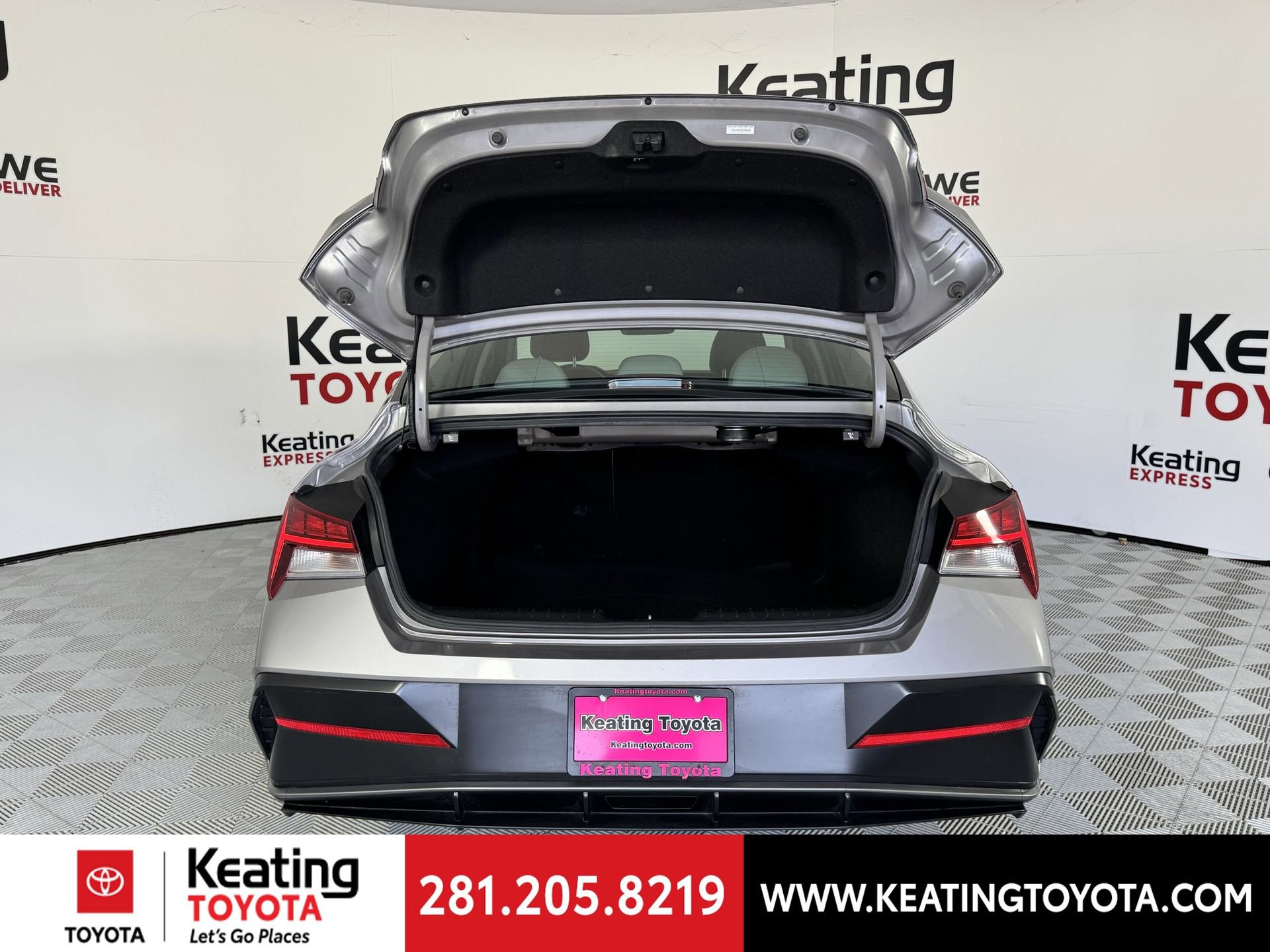 Used 2025 Hyundai Elantra Limited image 17