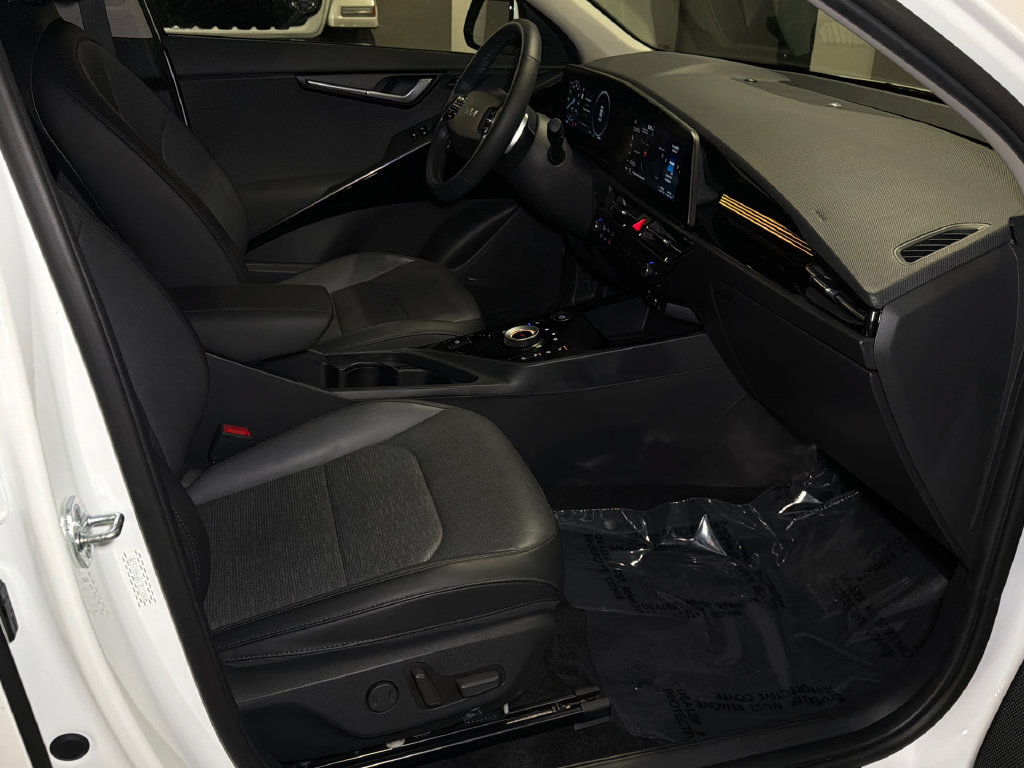 Certified 2023 Kia Niro Wave FWD image 12
