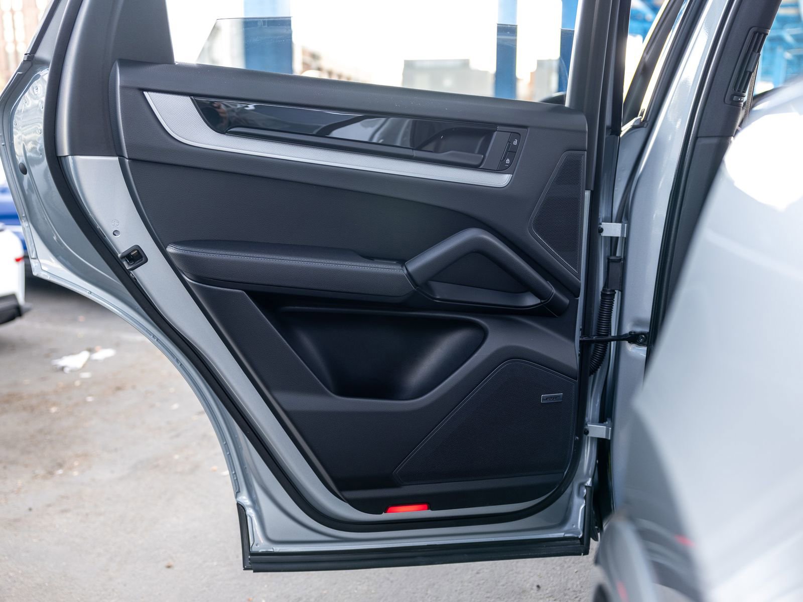 Certified 2025 Porsche Cayenne image 39