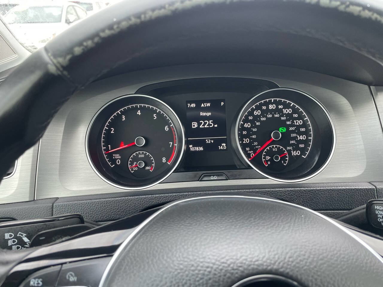 Used 2016 Volkswagen Golf S image 29