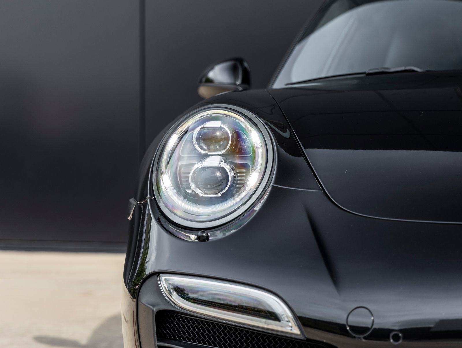 Certified 2014 Porsche 911 Turbo S image 19