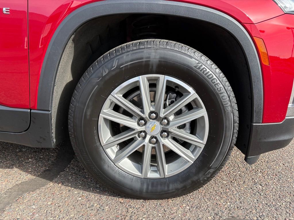 Used 2023 Chevrolet Traverse LT image 10