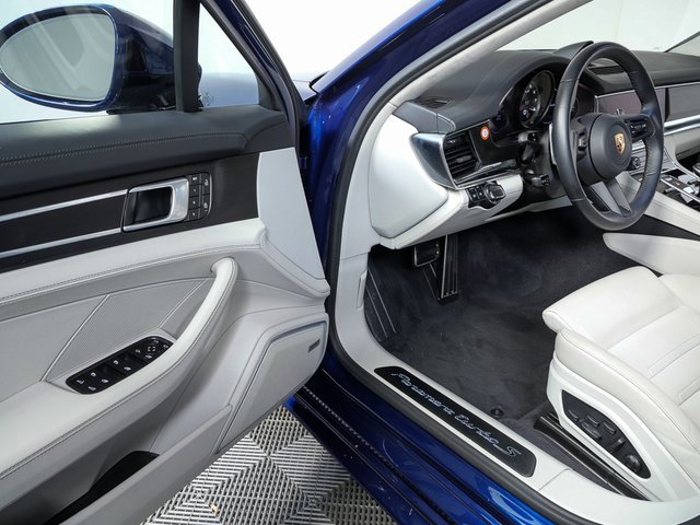 Certified 2022 Porsche Panamera Turbo S image 8