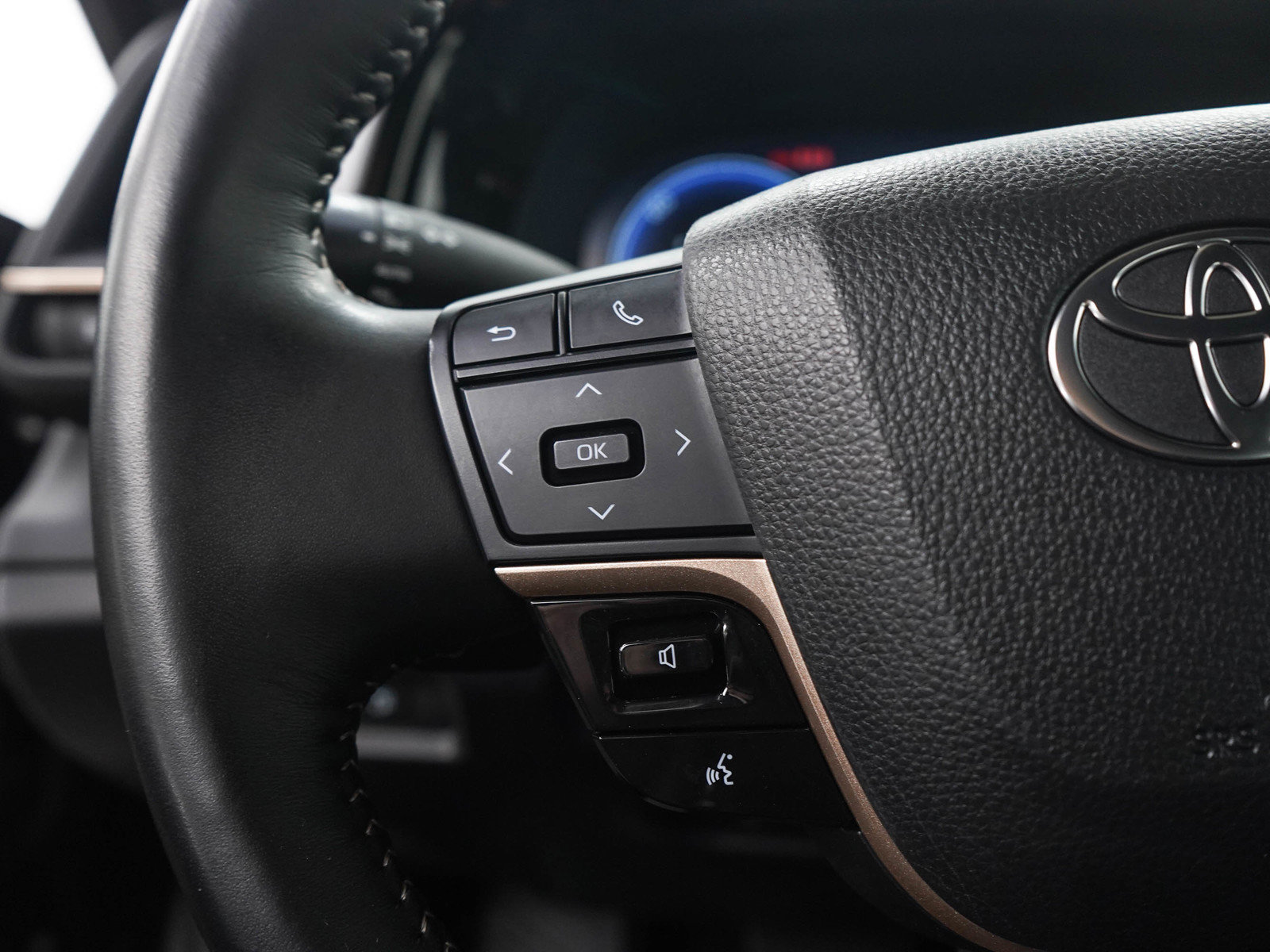 Used 2025 Toyota Crown Signia AWD/4WD image 26