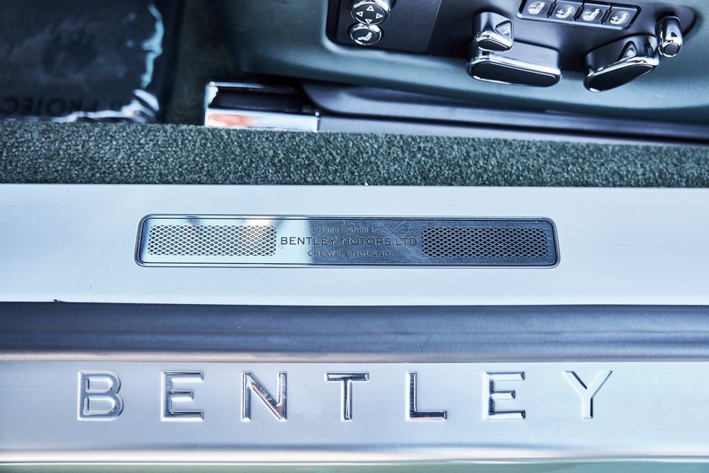 Used 2020 Bentley Continental GT AWD/4WD image 32
