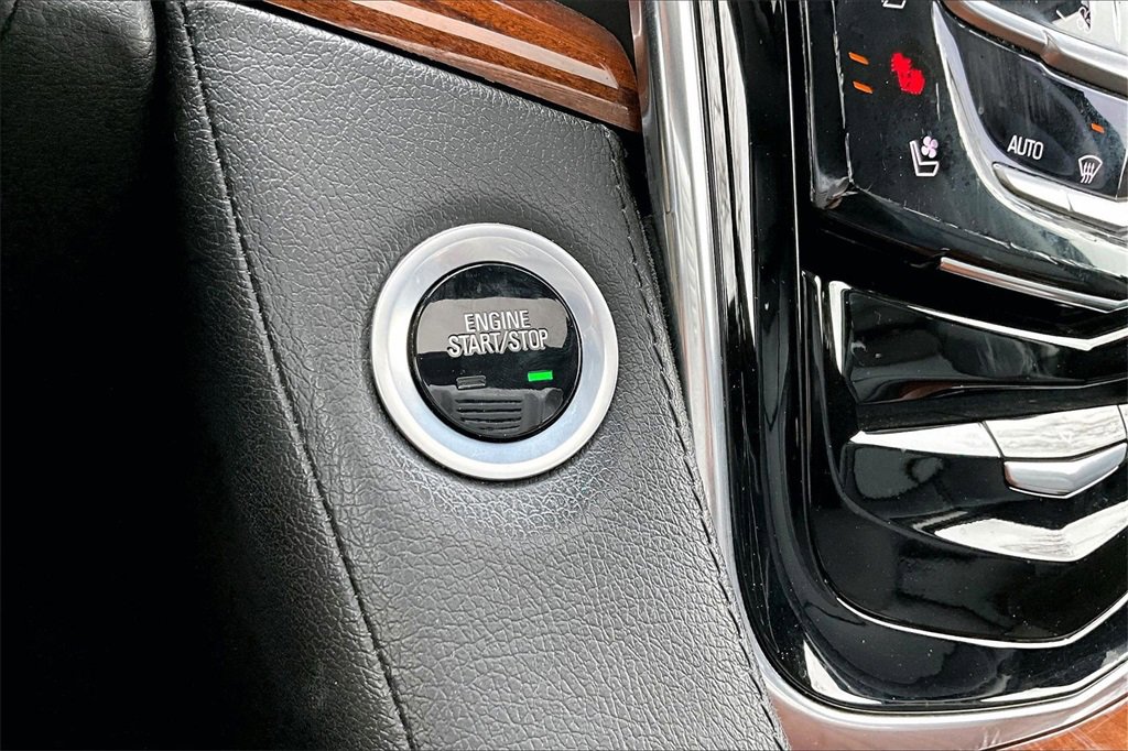 Used 2015 Cadillac Escalade ESV Premium image 29