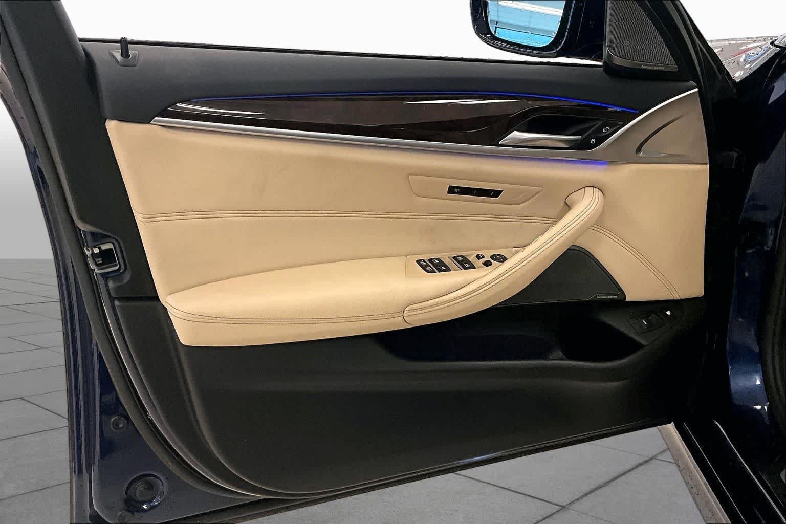 Used 2019 BMW 530e w/ M Sport Package RWD image 19