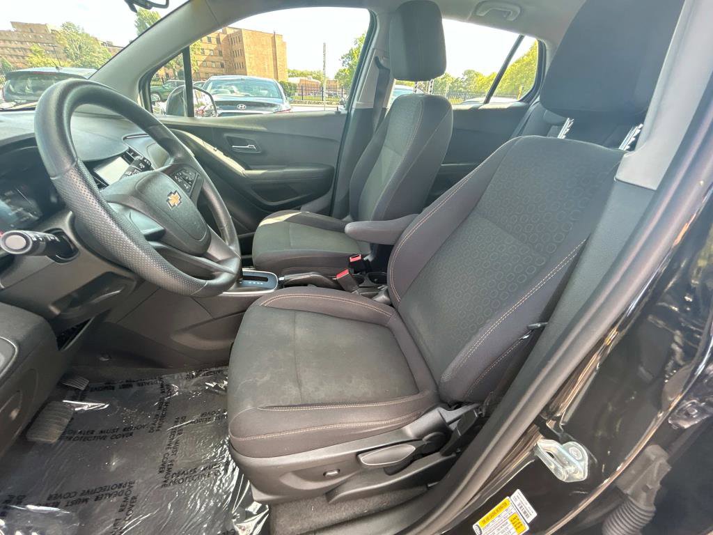 Used 2017 Chevrolet Trax LS image 17