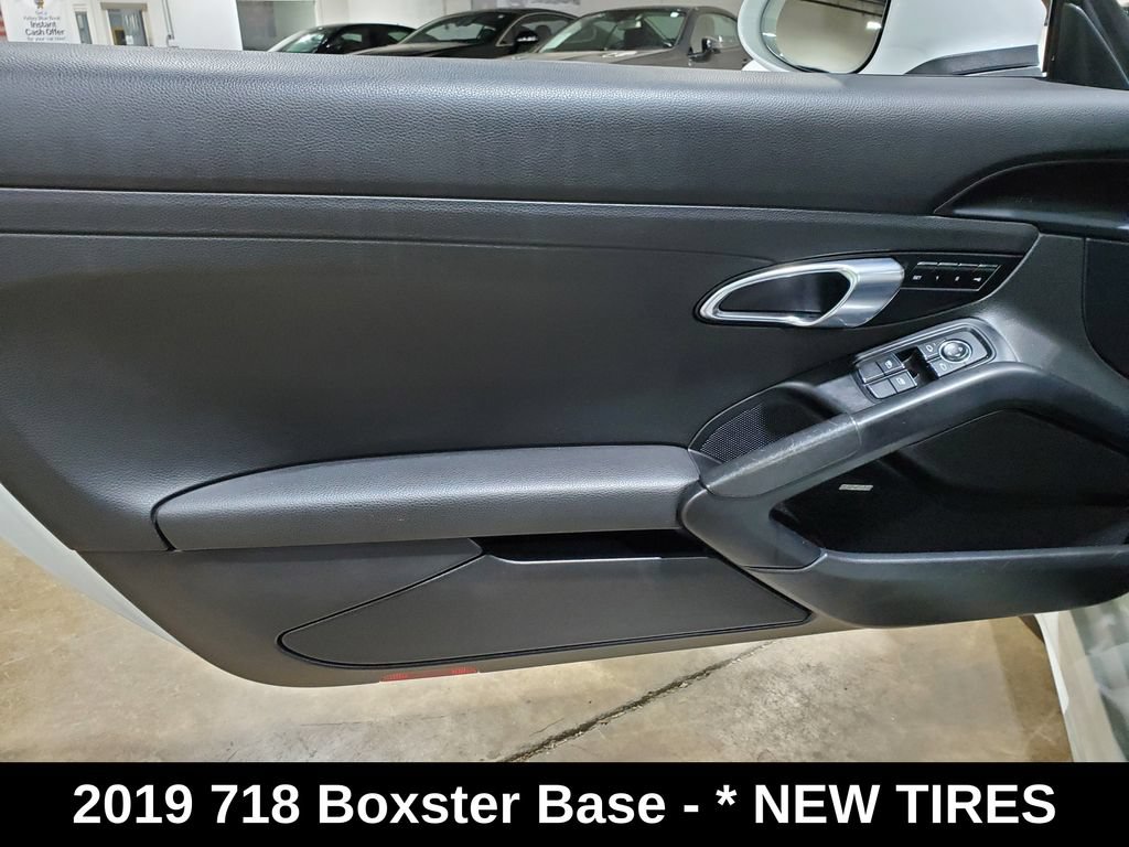 Used 2019 Porsche 718 Boxster RWD image 8