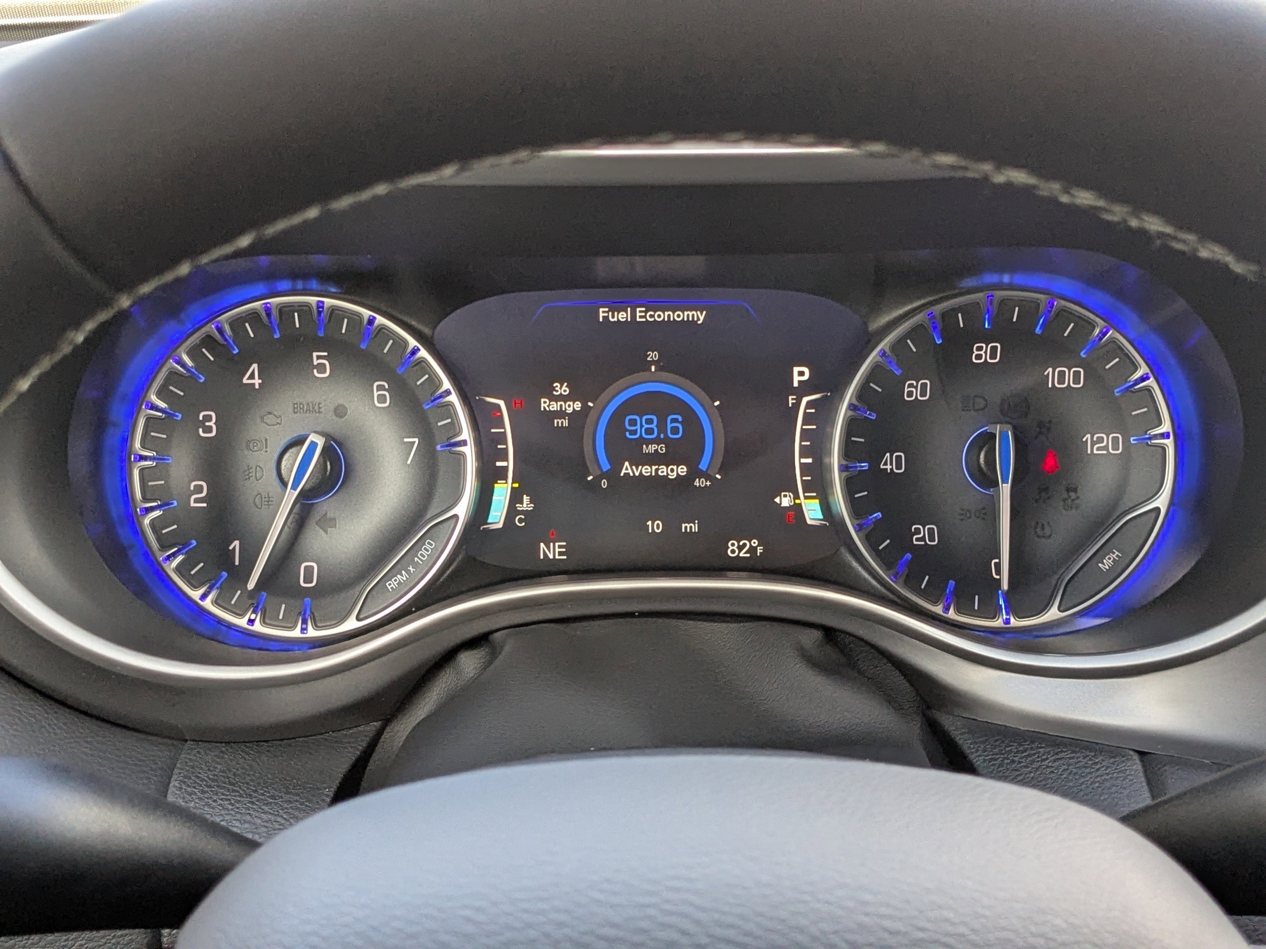 New 2026 Chrysler Voyager LX image 26