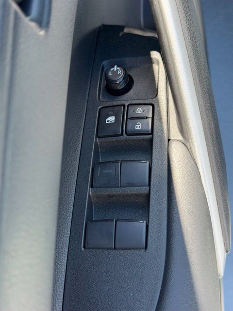 Certified 2026 Toyota Corolla Cross LE AWD/4WD image 23