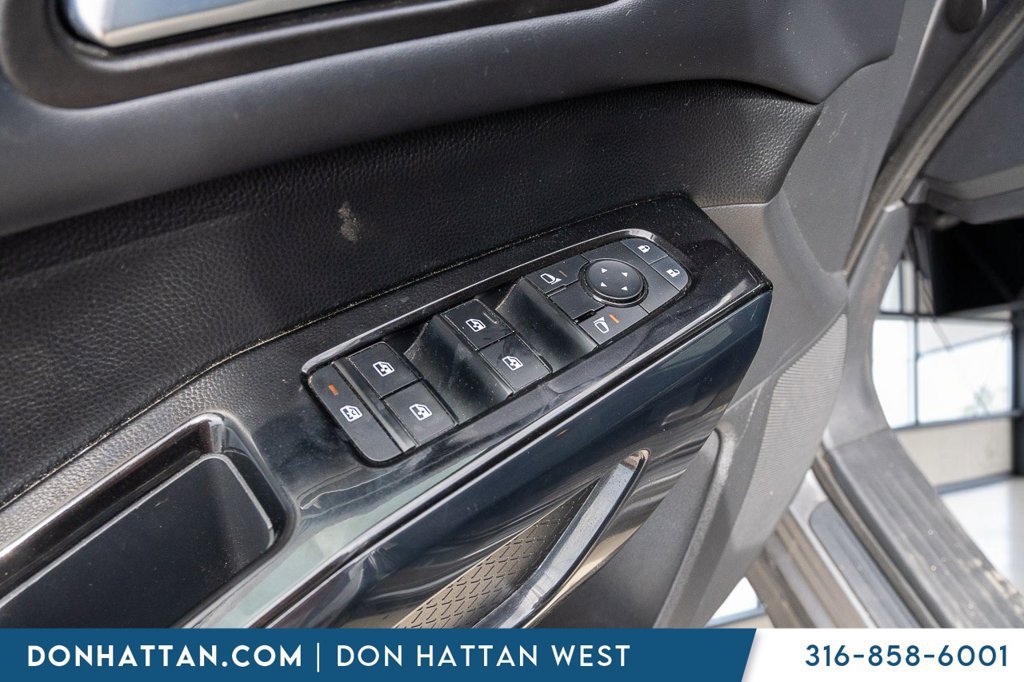 Used 2022 Nissan Pathfinder SV FWD image 14