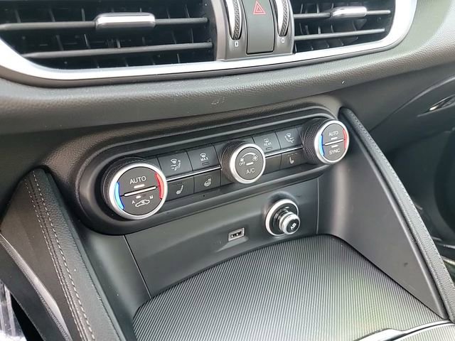 Used 2023 Alfa Romeo Stelvio Veloce image 22