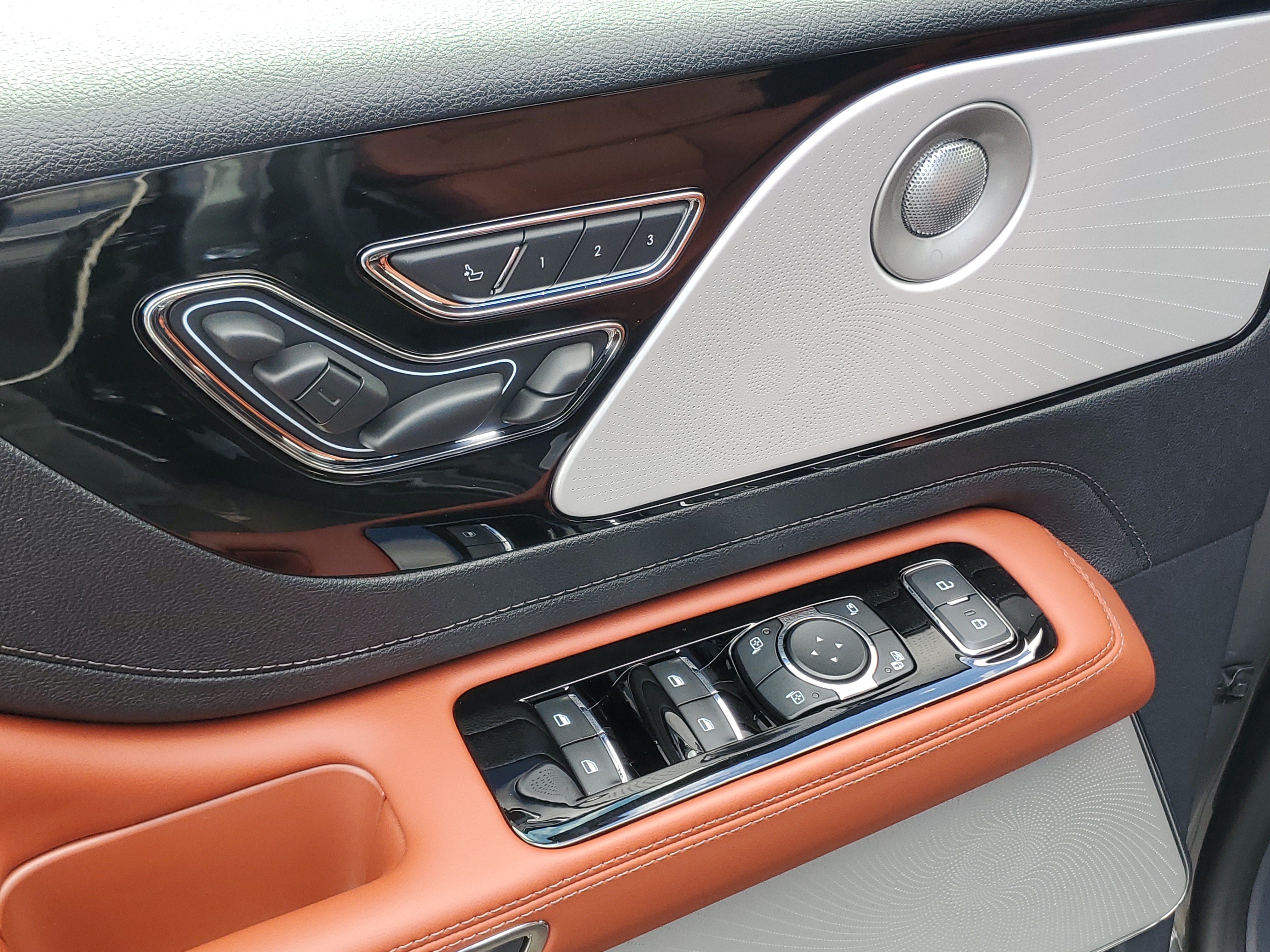 New 2027 Lincoln Aviator Reserve AWD/4WD image 8