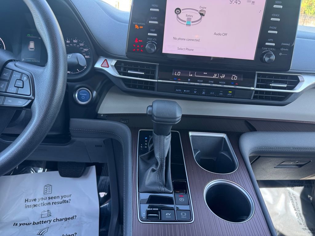 Used 2024 Toyota Sienna LE FWD image 11