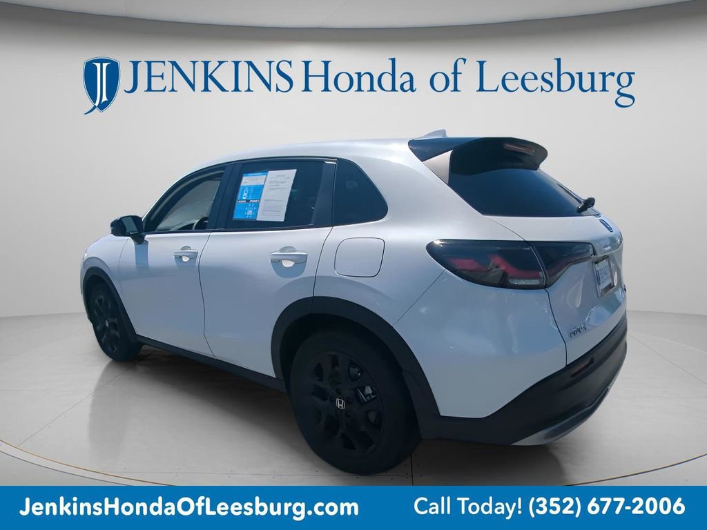 Used 2025 Honda HR-V Sport image 5