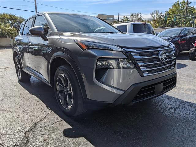 Used 2024 Nissan Rogue SV image 6