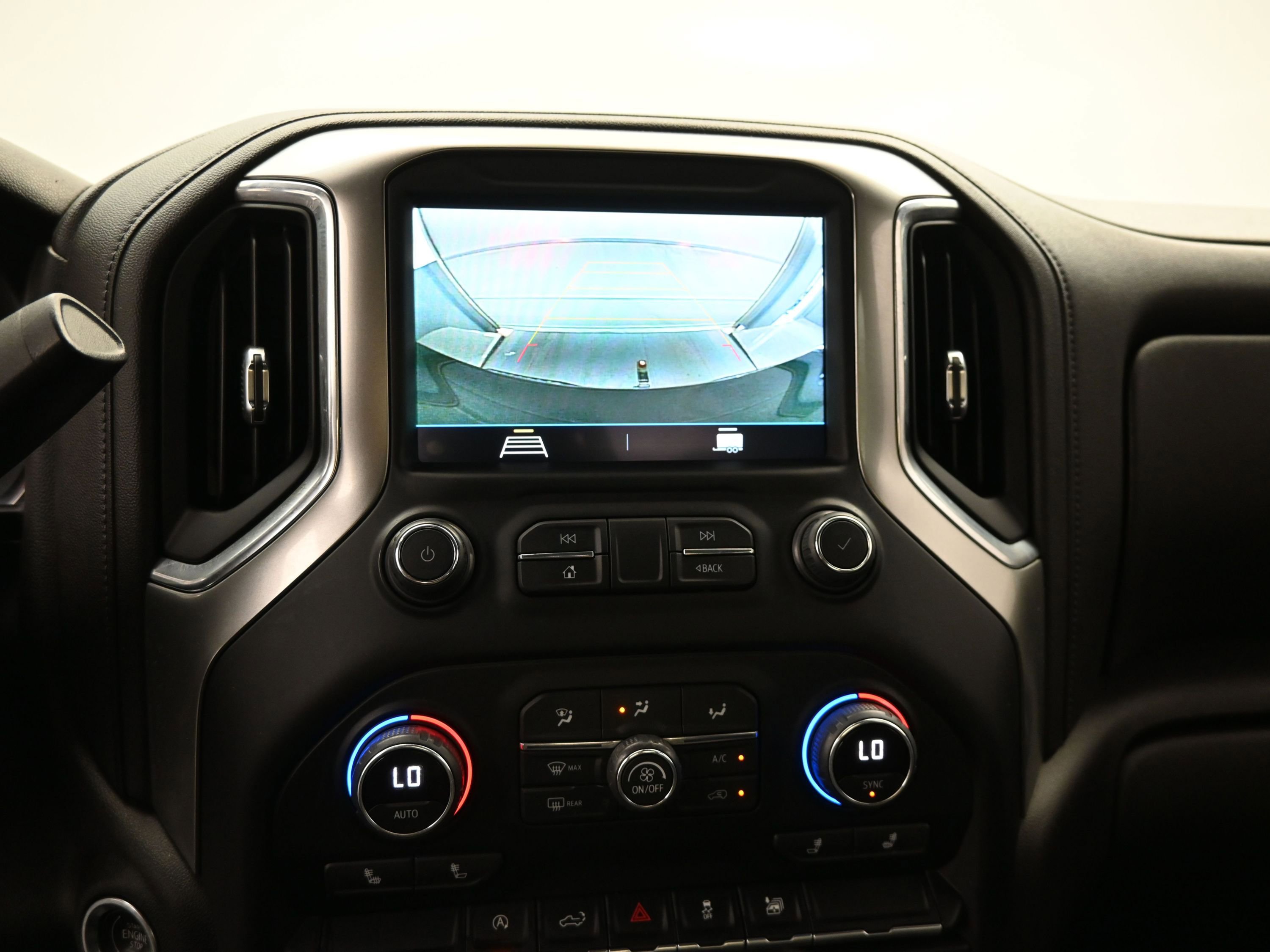 Used 2022 Chevrolet Silverado 1500 LT AWD/4WD image 15