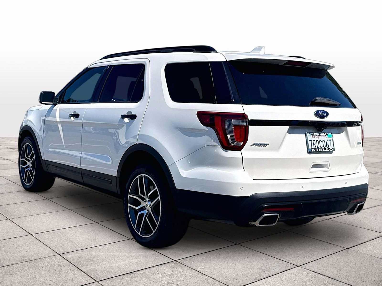Used 2016 Ford Explorer Sport w/ Equipment Group 401A AWD/4WD image 14