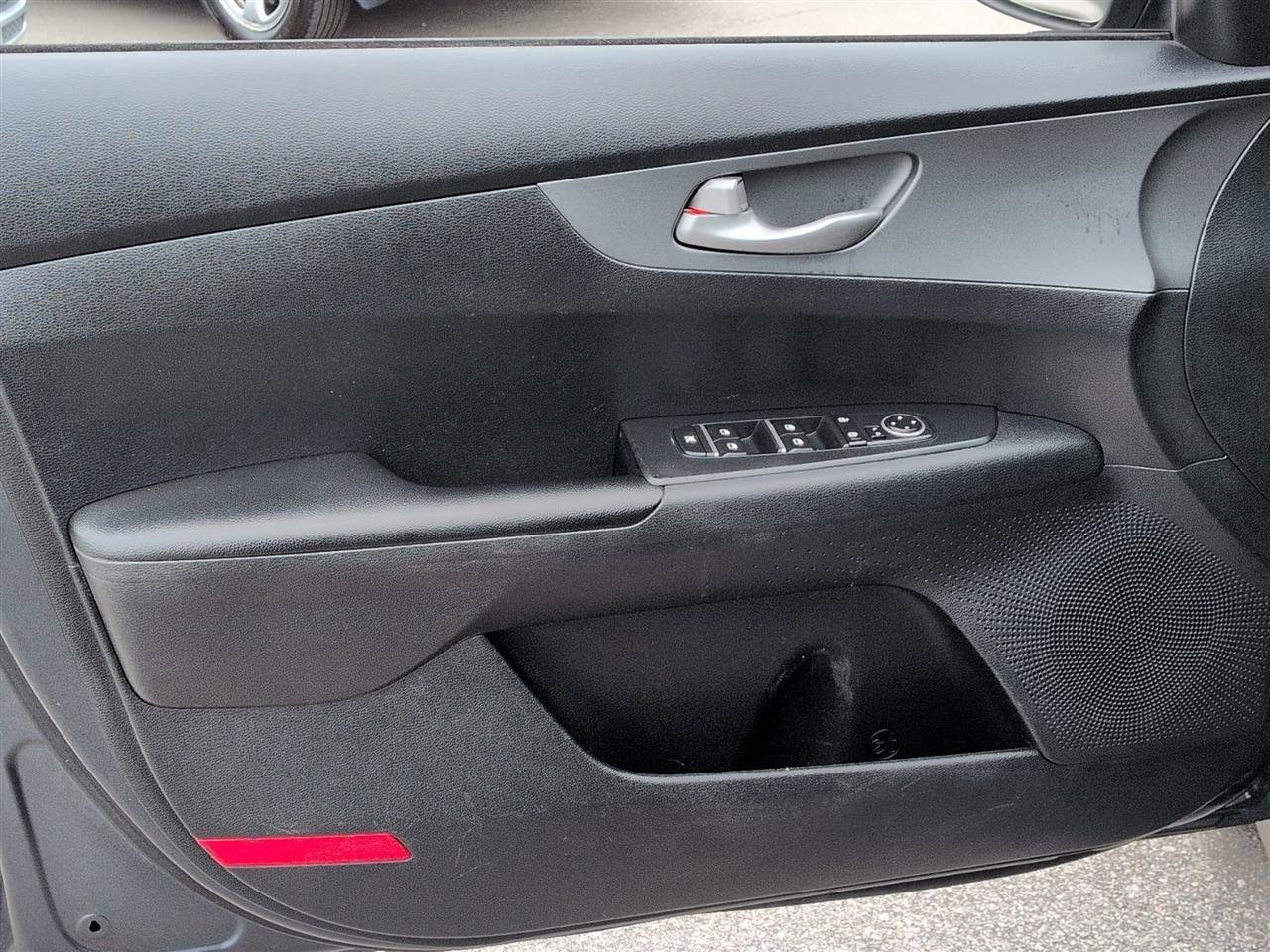 Used 2019 Kia Forte LXS FWD image 12