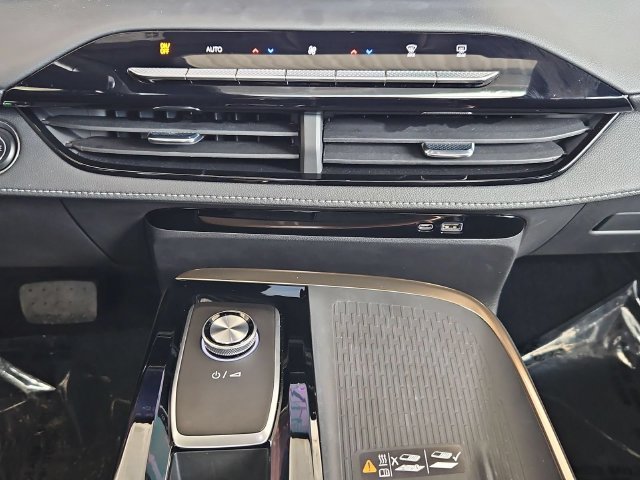 Certified 2025 Buick Enclave Avenir w/ LPO, All-Weather Package FWD image 20