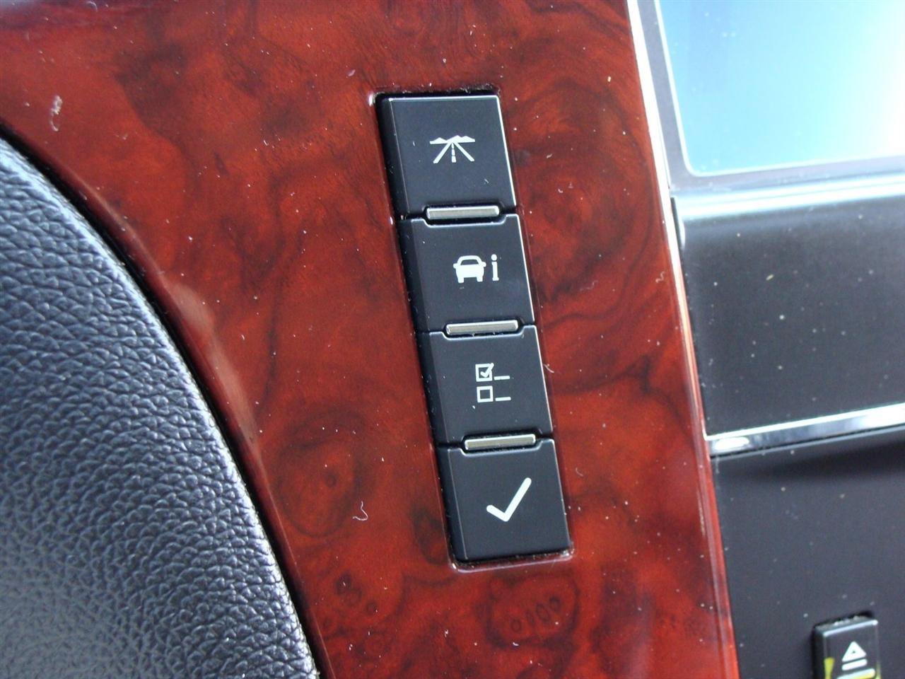 Used 2012 Cadillac Escalade ESV Luxury AWD/4WD image 24