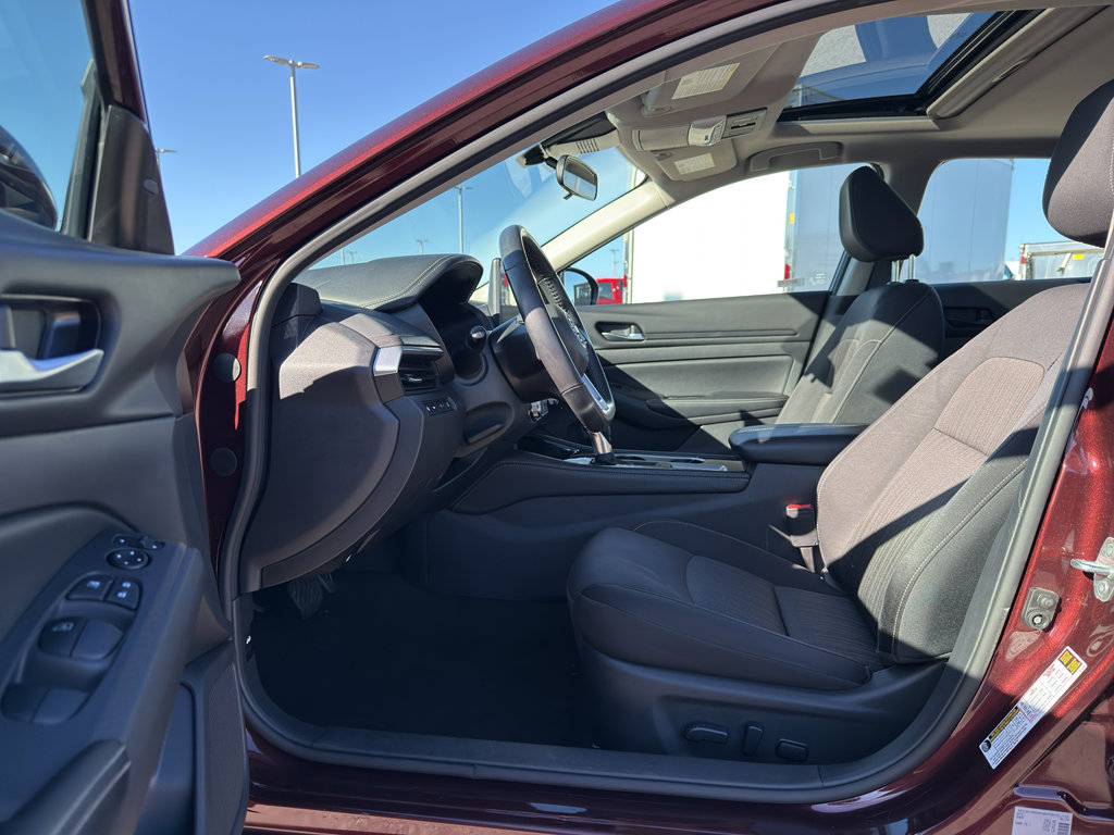 Certified 2024 Nissan Altima 2.5 SV w/ SV Premium Package image 11