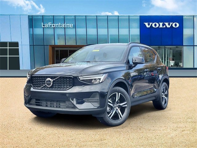 New 2026 Volvo XC40 B5 Core w/ Climate Package image 1