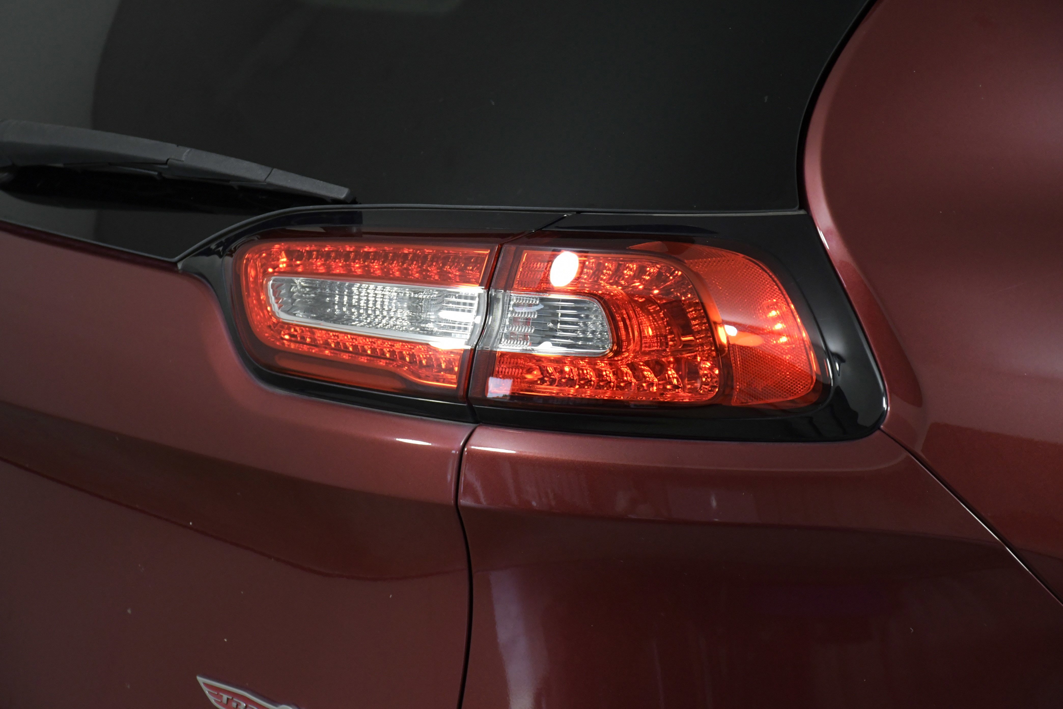 Used 2016 Jeep Cherokee Trailhawk w/ Comfort/Convenience Group image 33