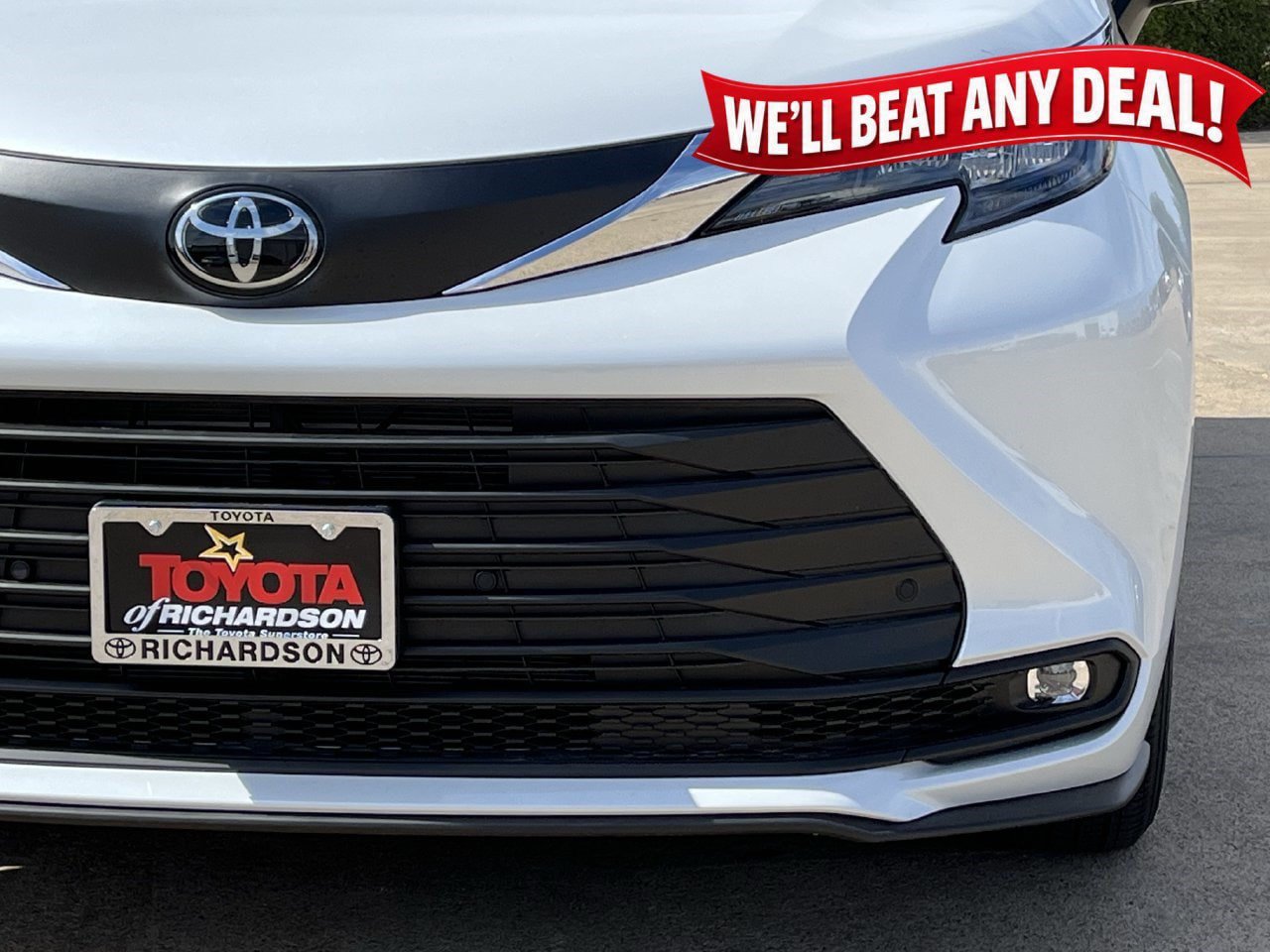 New 2026 Toyota Sienna XLE FWD image 8