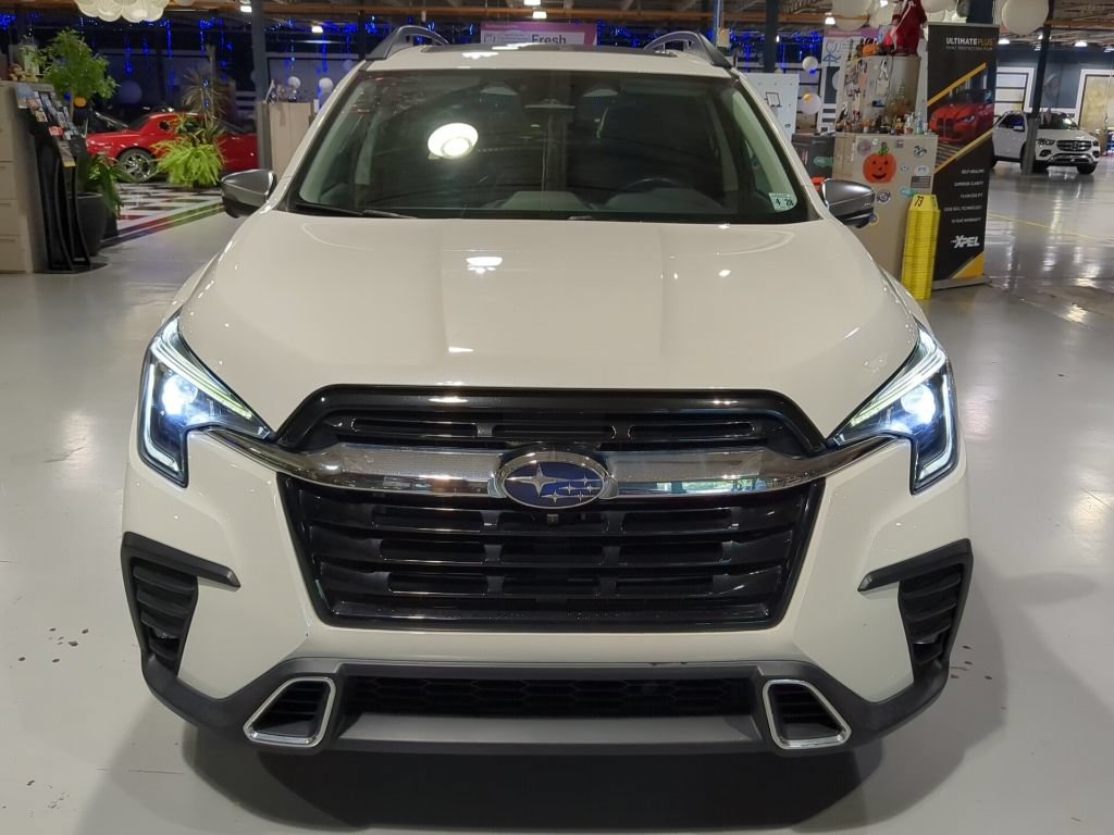 Used 2023 Subaru Ascent Touring AWD/4WD image 3