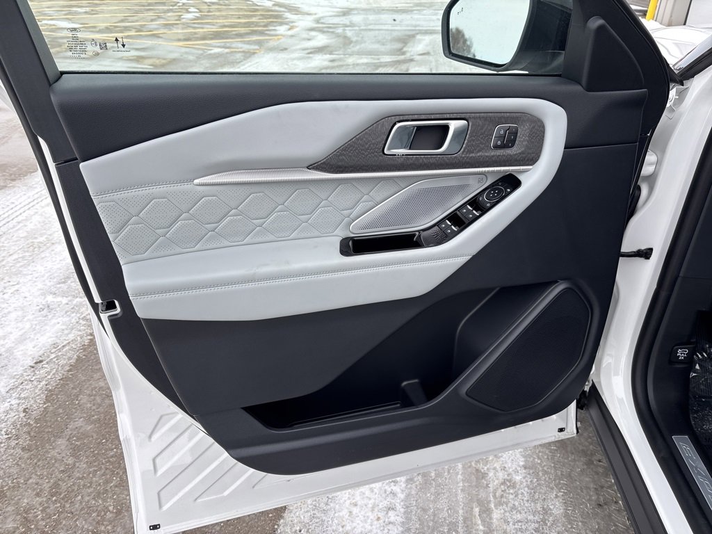 New 2025 Ford Explorer Platinum w/ Ultimate Package image 12