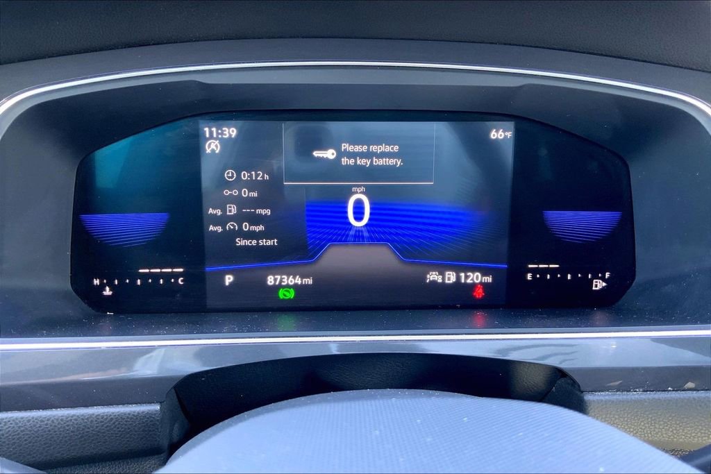 Used 2022 Volkswagen Tiguan SE w/ Panoramic Sunroof Package image 18