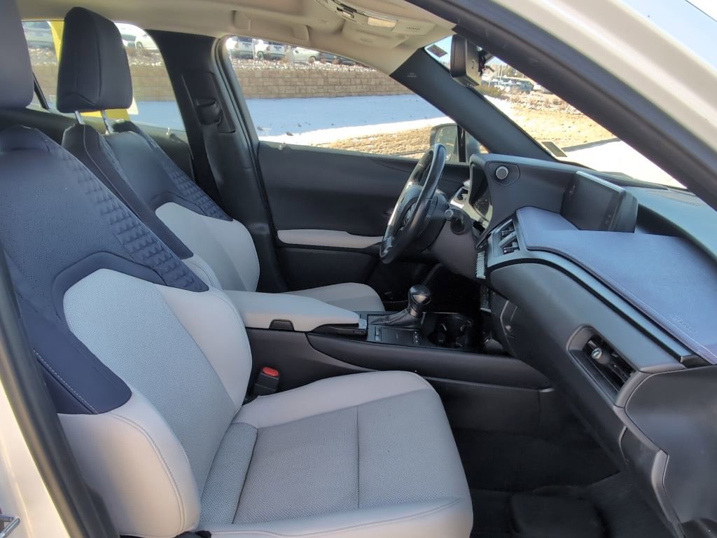 Used 2021 Lexus UX 250h w/ Accessory Package (Z1) image 32