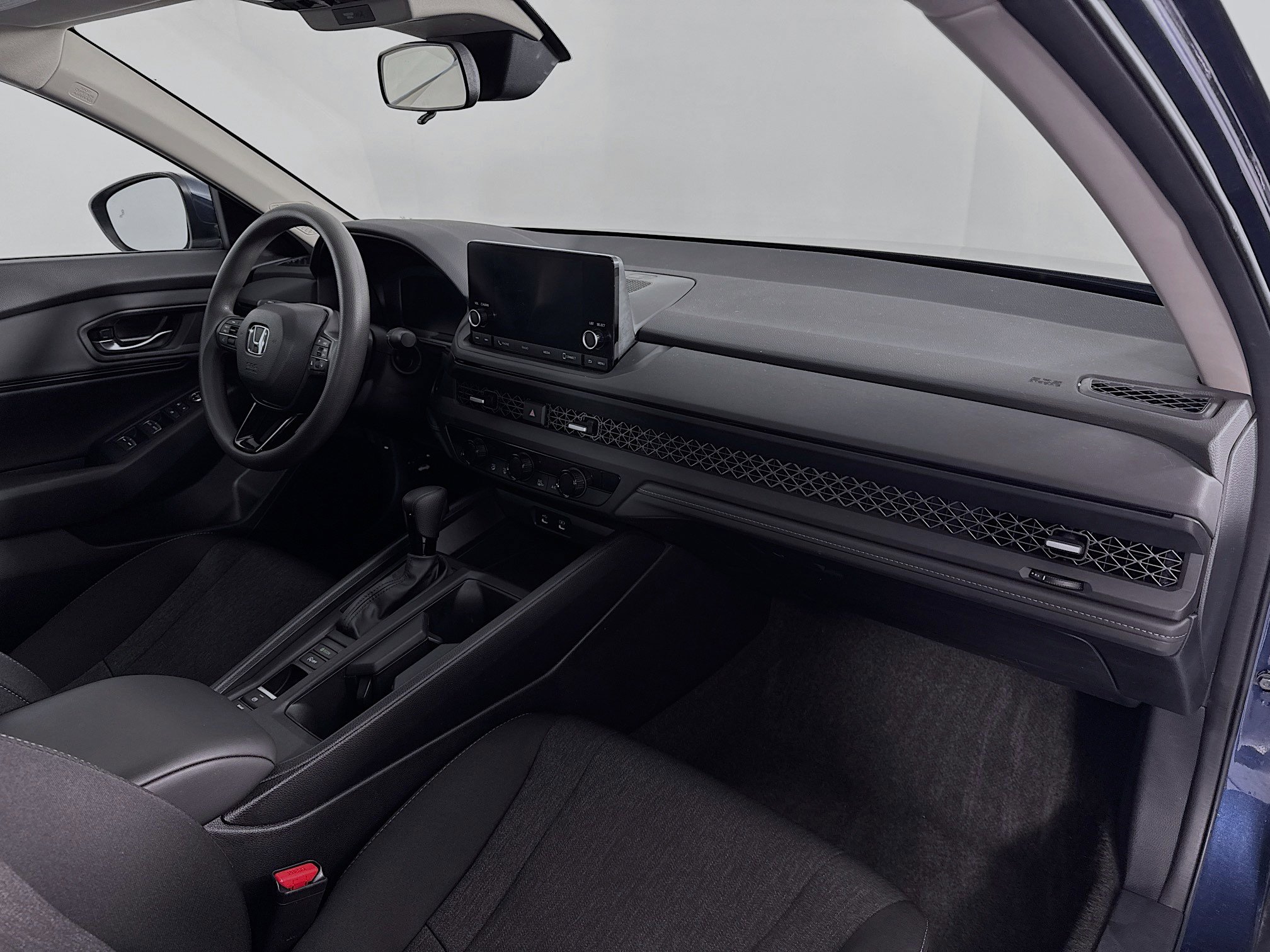 Certified 2023 Honda Accord EX image 28