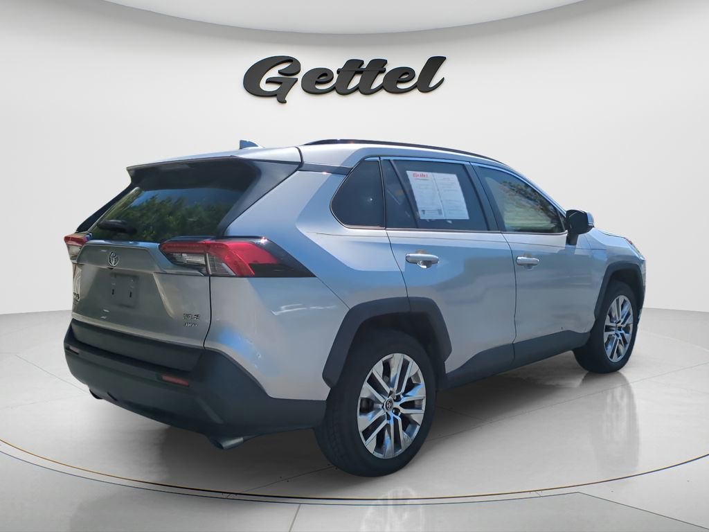 Used 2019 Toyota RAV4 XLE Premium w/ Cold Weather Package image 5