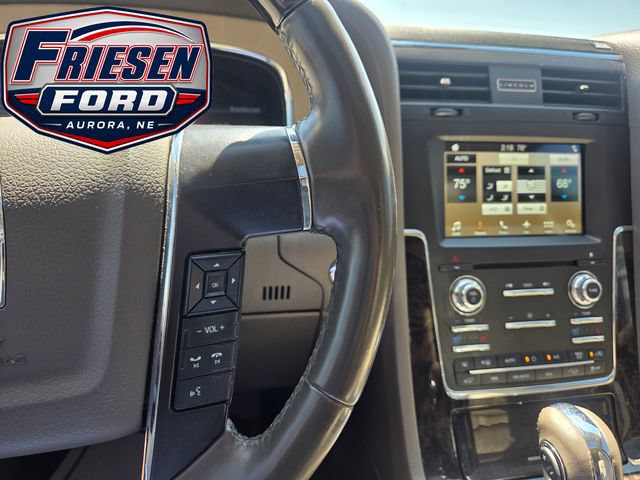 Used 2017 Lincoln Navigator L Select AWD/4WD image 16