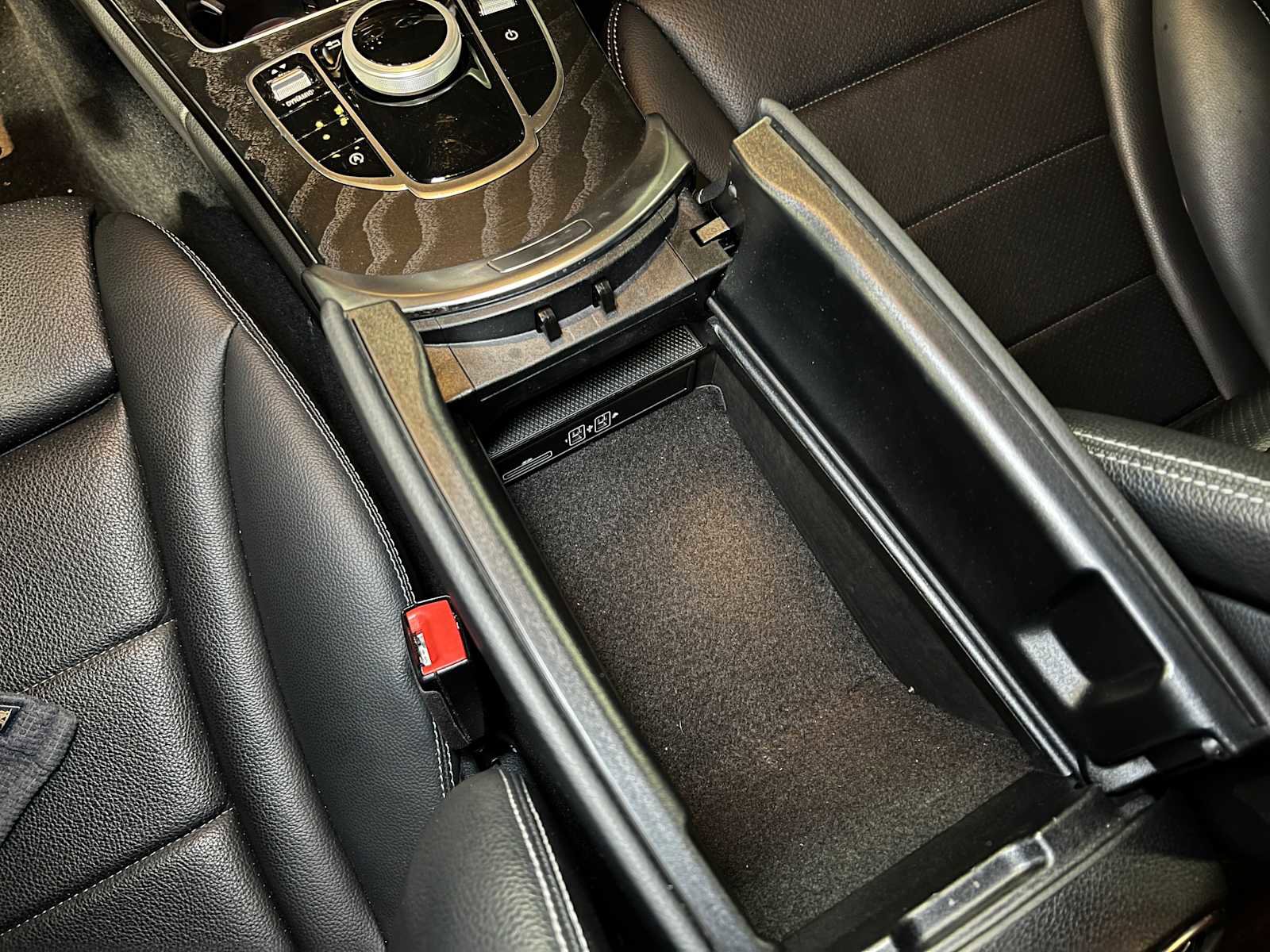 Used 2021 Mercedes-Benz C 300 4MATIC Sedan image 29