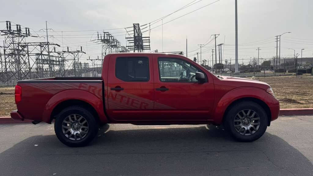 Used 2012 Nissan Frontier SV w/ Sport Appearance Pkg image 6