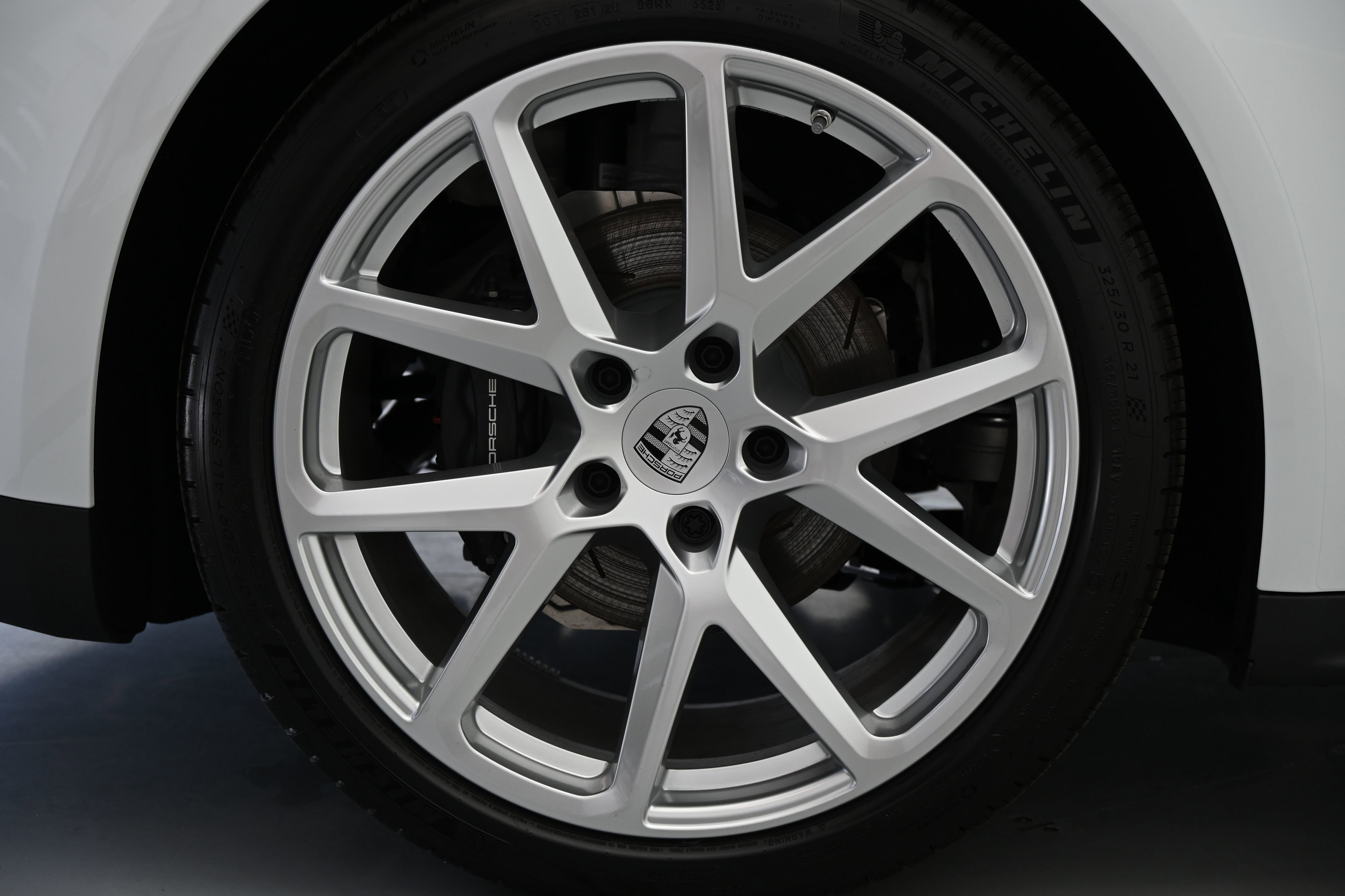 Used 2024 Porsche Panamera 4 image 19